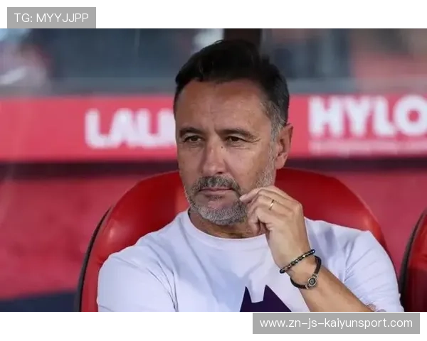 续约合同签订仅仅45天后，上海海港前主帅从英超下课，上海海港队新签约的新人