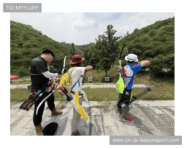 草原狩猎射箭赛：古老技艺的新魅力，草原弓箭